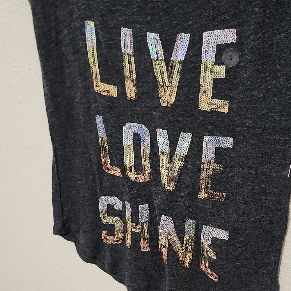 Aeropostale Black Fitted T-Shirt with Sequin Graphic - Picture 3 of 8